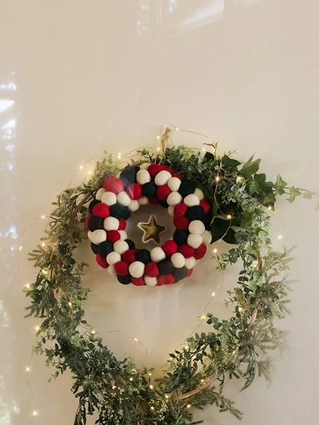 Christmas Wreath In Felt – Image 4