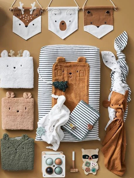 Pack Of 3 Animal Flags, Green Forest – Image 4